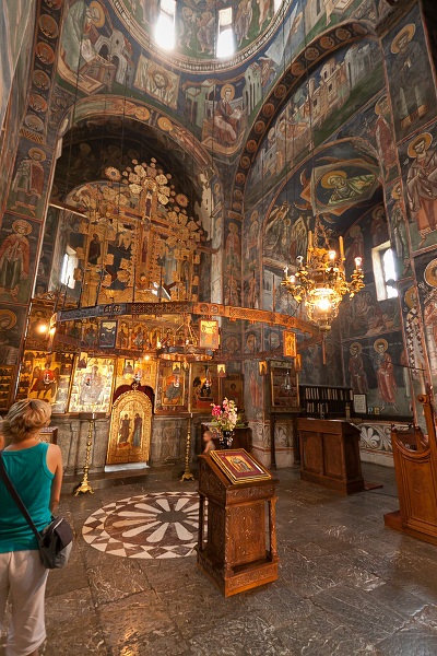 Wnętrze Monasteru Moraca.